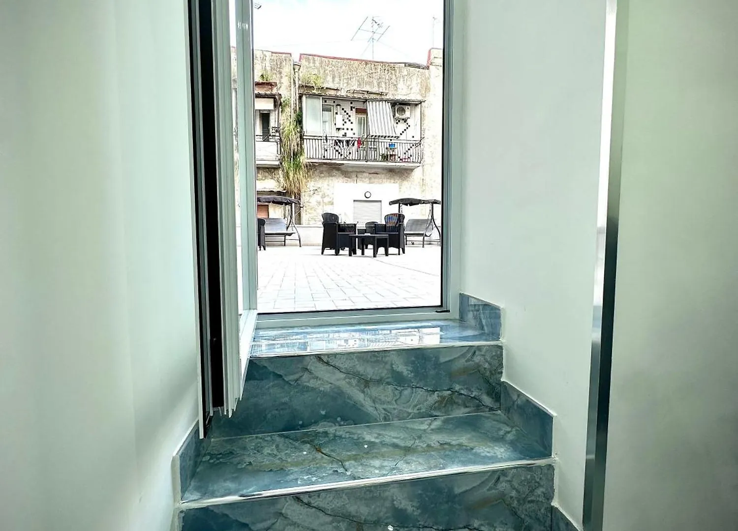 Marvit Central Luxury Napoli 0*,  Italia